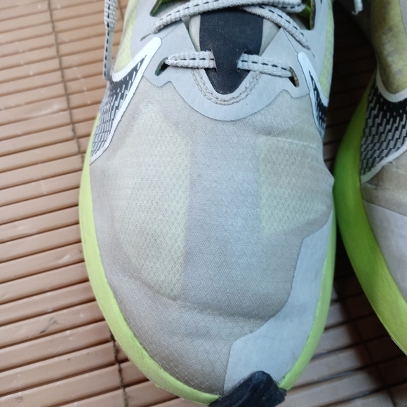 Nike Zoom Gravity Grey Fog Volt Running Shoe BQ3202-011 Men's Size 10.5 311pm - Picture 5 of 11